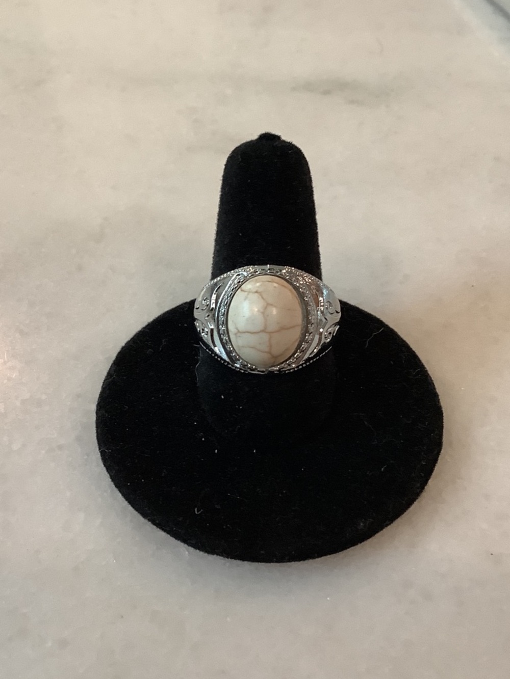 Women’s Silver Tone White Howlite Oval Statement Ring